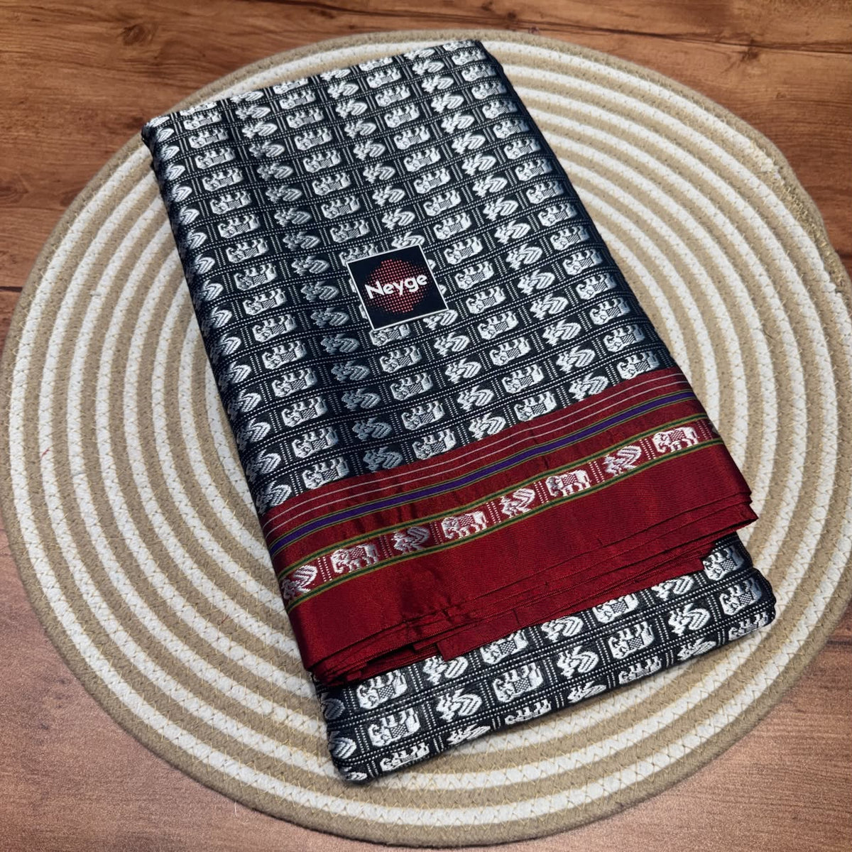 Neyge Cottonsilk Premium Quality Hati Mor Khun Saree_Running Pallu and Running Blouse_Grey
