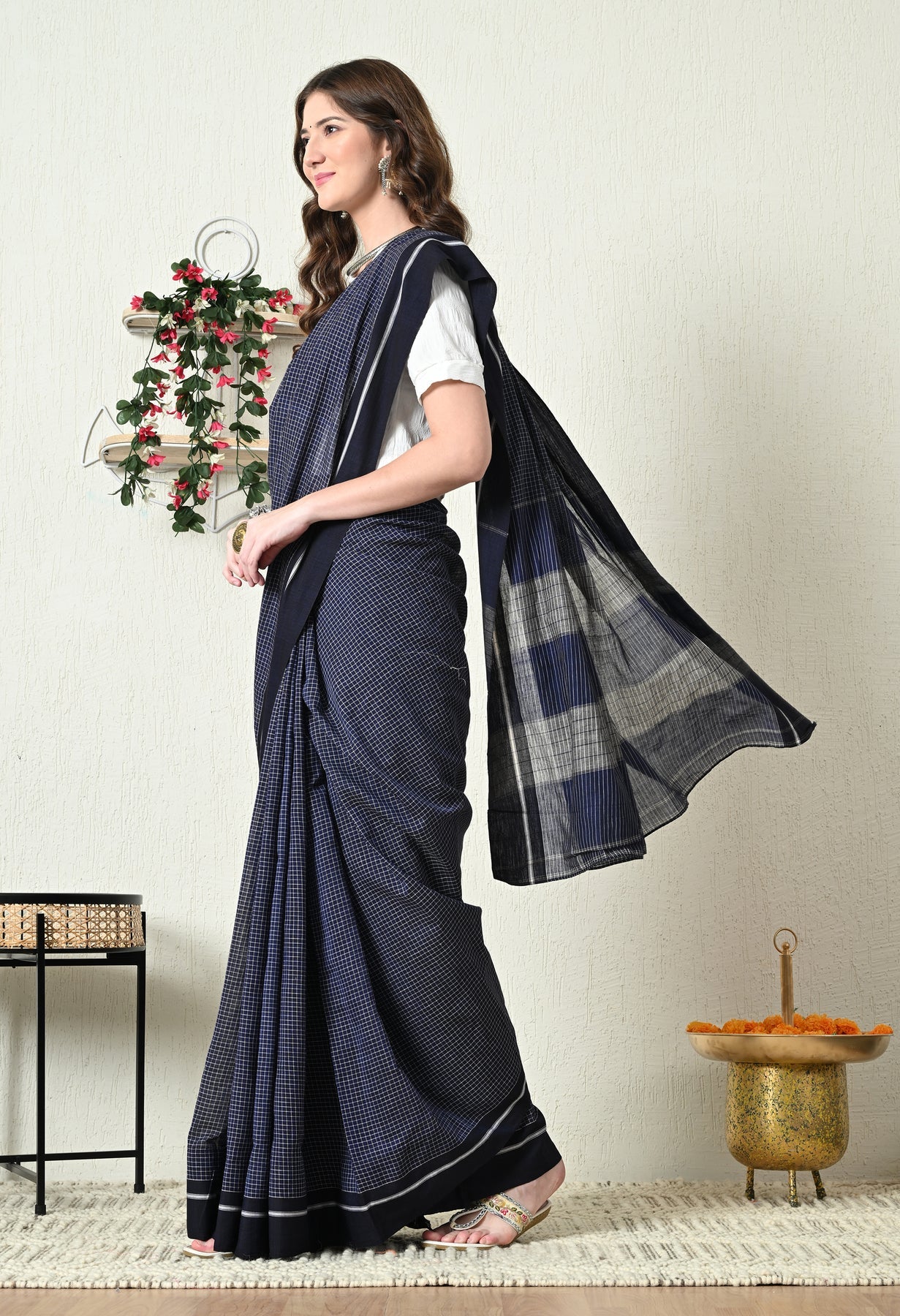 Neyge Ilkal Patteda Anchu Pure Cotton Elegant Checkered Pattern Plain Border Stripe Pallu - Black