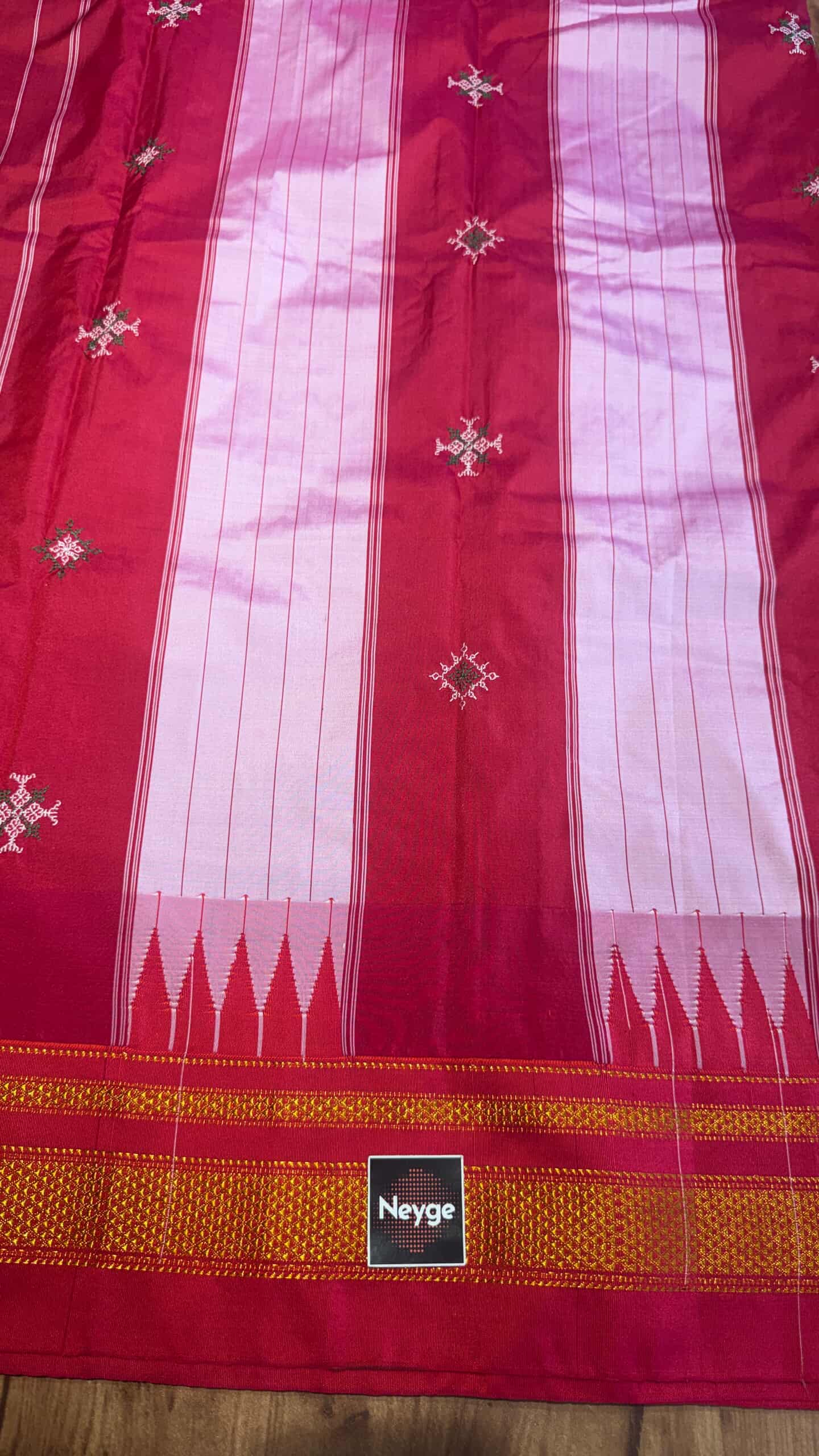 Neyge Ilkal Pure Cotton Silk Dharwad Kasuti Saree Temple Gadwal Chikkiparas Border Tope Pallu Saree -Grey_Pink