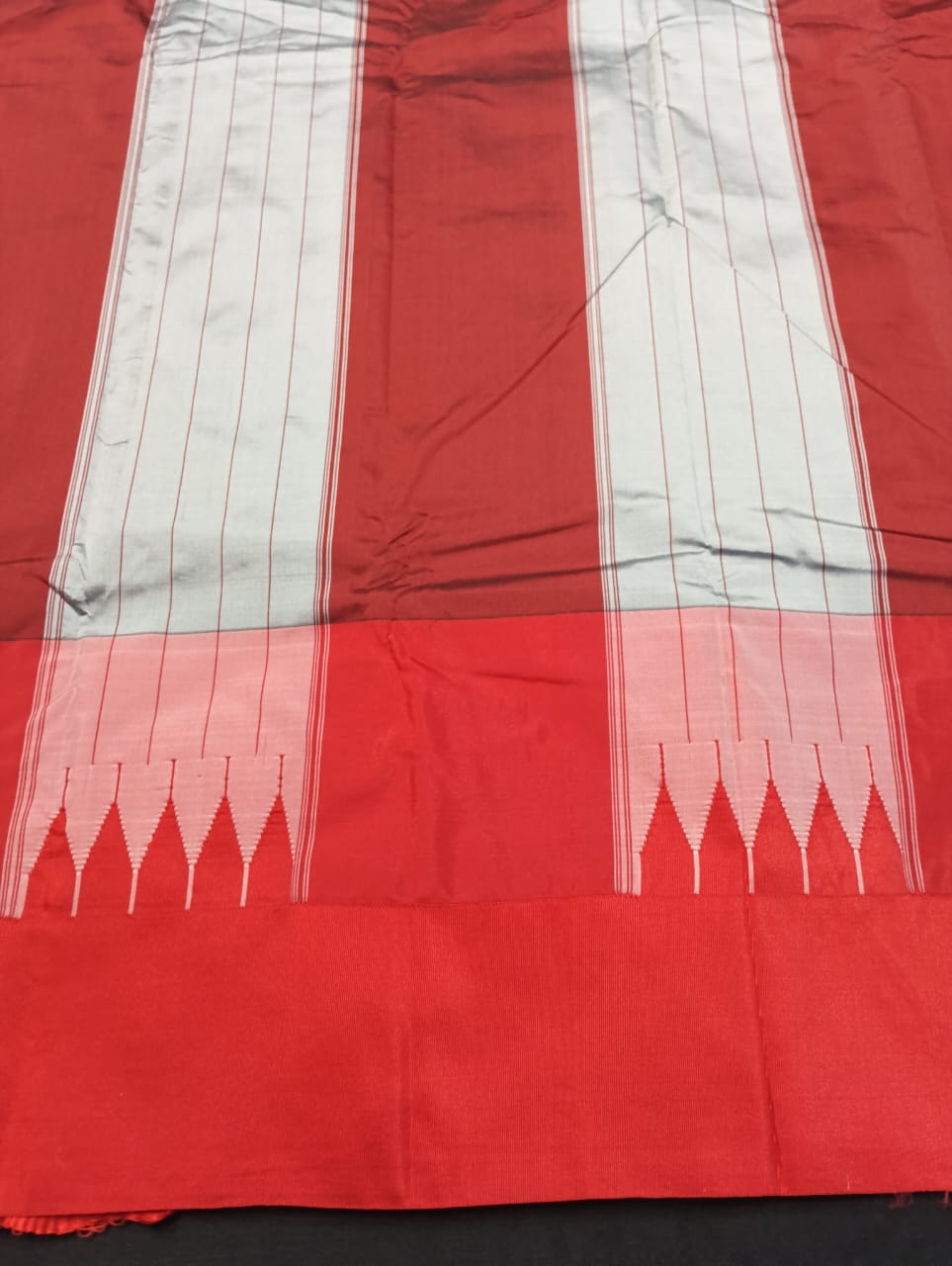 Neyge Ilkal Pure Cotton Silk Saree Big Temple Gadwal Border Traditional Pallu Saree (Grey_Red)