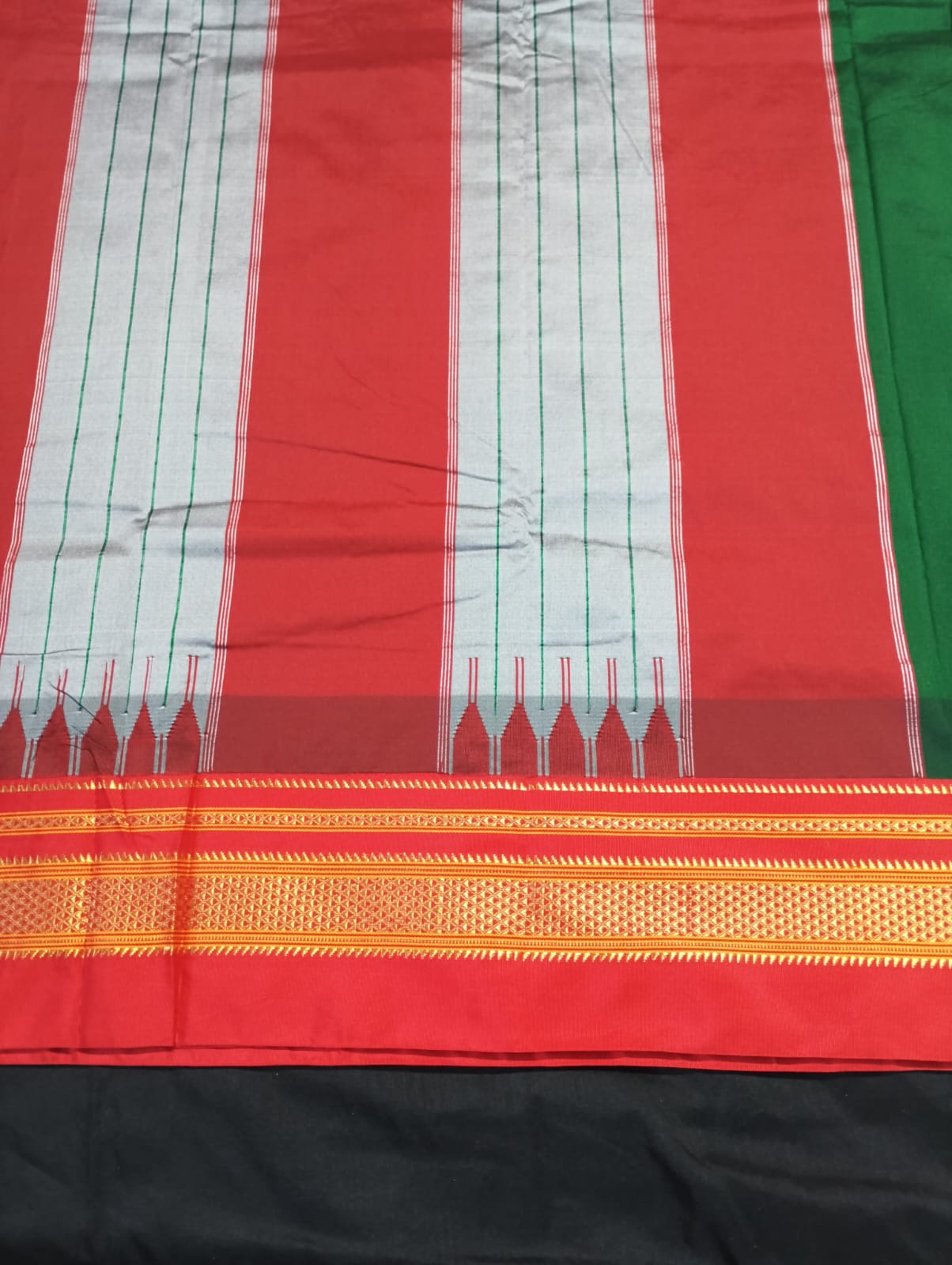 Neyge Ilkal Pure Cotton Silk Saree Temple Gadwal Chikkiparas Border Tope Pallu Saree (Green_Red)