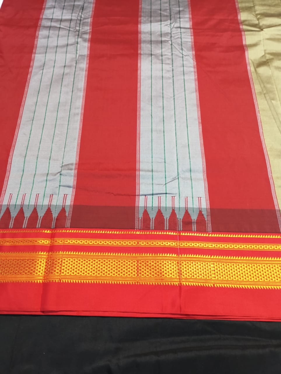 Neyge Ilkal Pure Cotton Silk Saree Temple Gadwal Chikkiparas Border Tope Pallu Saree (Cream_Red)