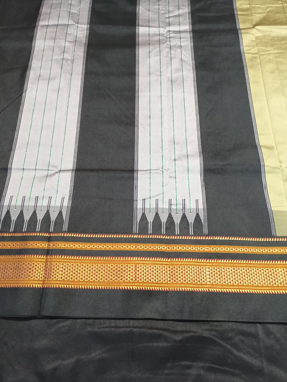 Neyge Ilkal Pure Cotton Silk Saree Temple Gadwal Chikkiparas Border Tope Pallu Saree (OliveGreen_Black)