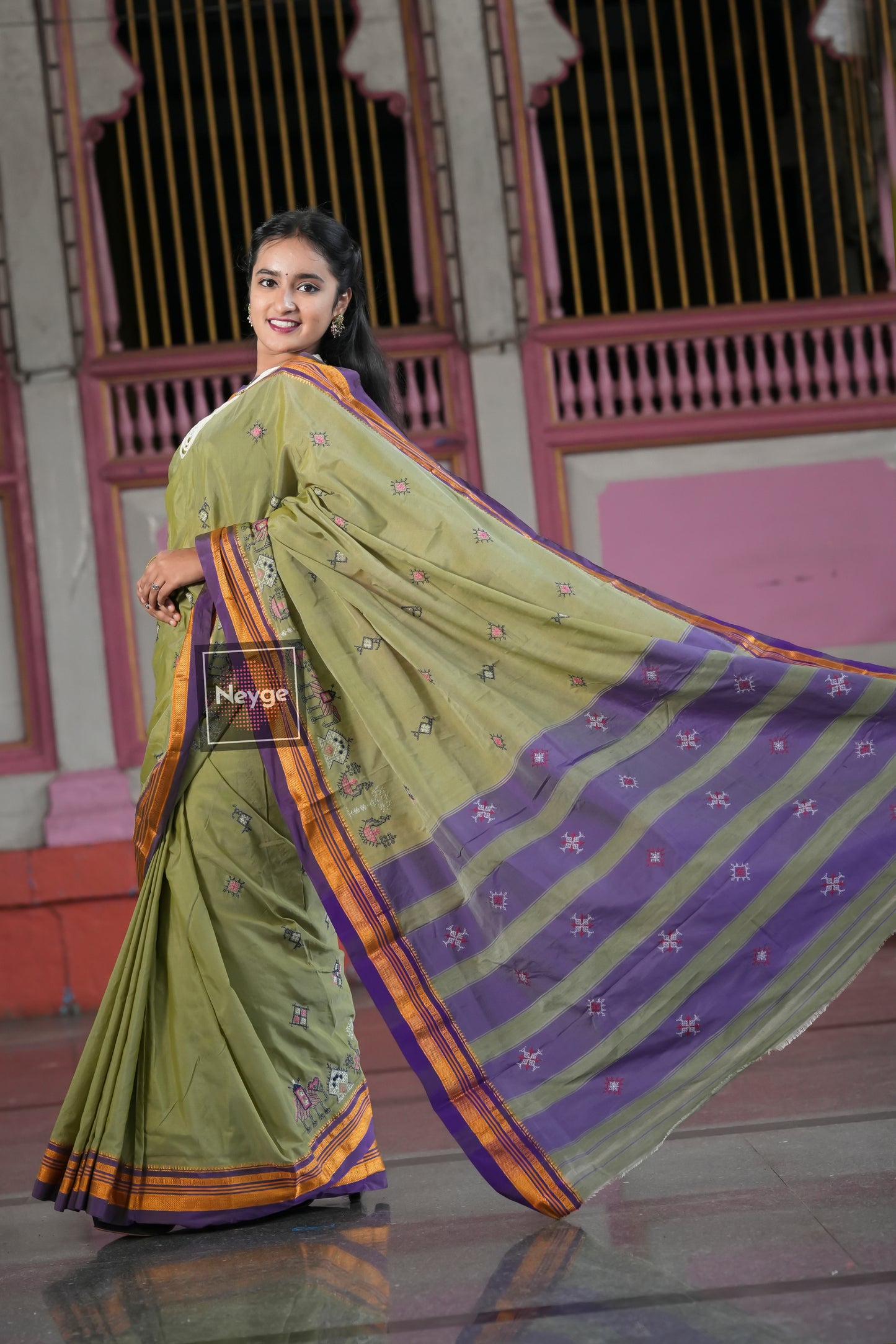 Ilkal Cotton Silk Blend Dharwad Kasuti Handwoven Traditional Border Stripe Pallu Saree - OliveGreen