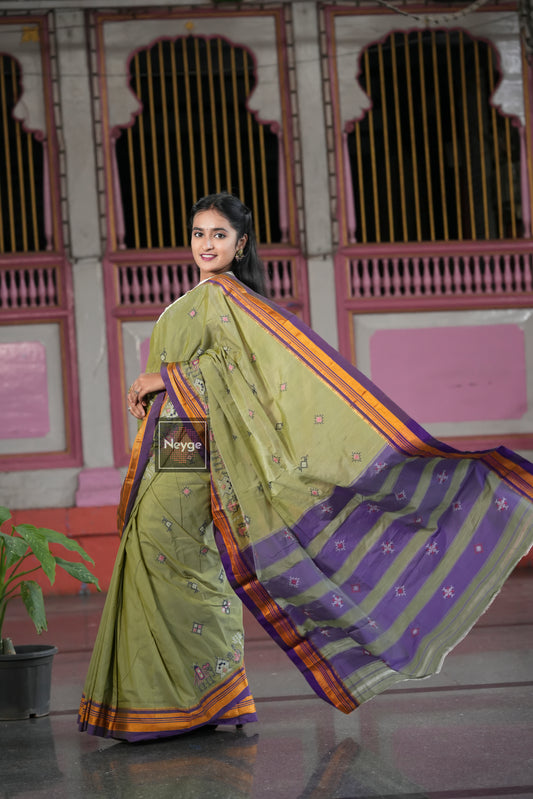 Ilkal Cotton Silk Blend Dharwad Kasuti Handwoven Traditional Border Stripe Pallu Saree - OliveGreen