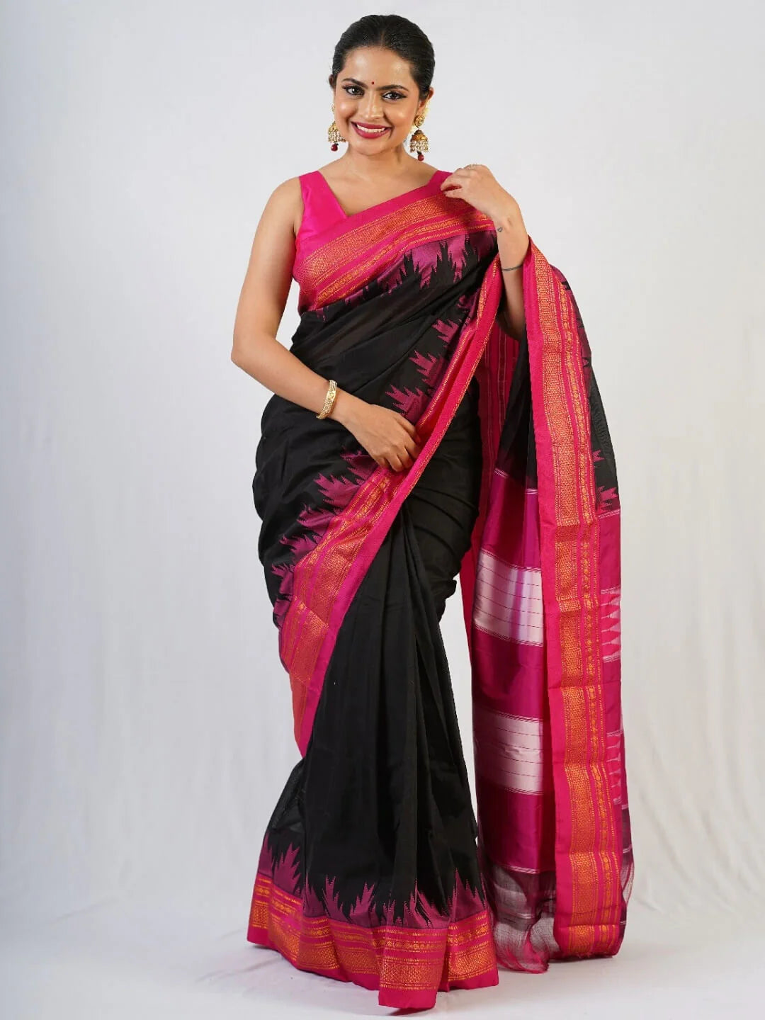 Neyge Ilkal Pure Cotton Silk Saree Temple Gadwal Chikkiparas Border Tope Pallu Saree - Black