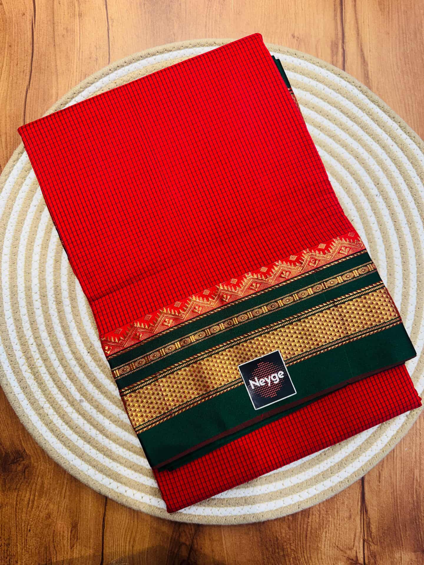 Neyge Classic Ilkal Cotton Silk Small Checks with Signature PureSilk Tope-Tope Pallu Chikki Paras Border & Contrast Blouse_Red