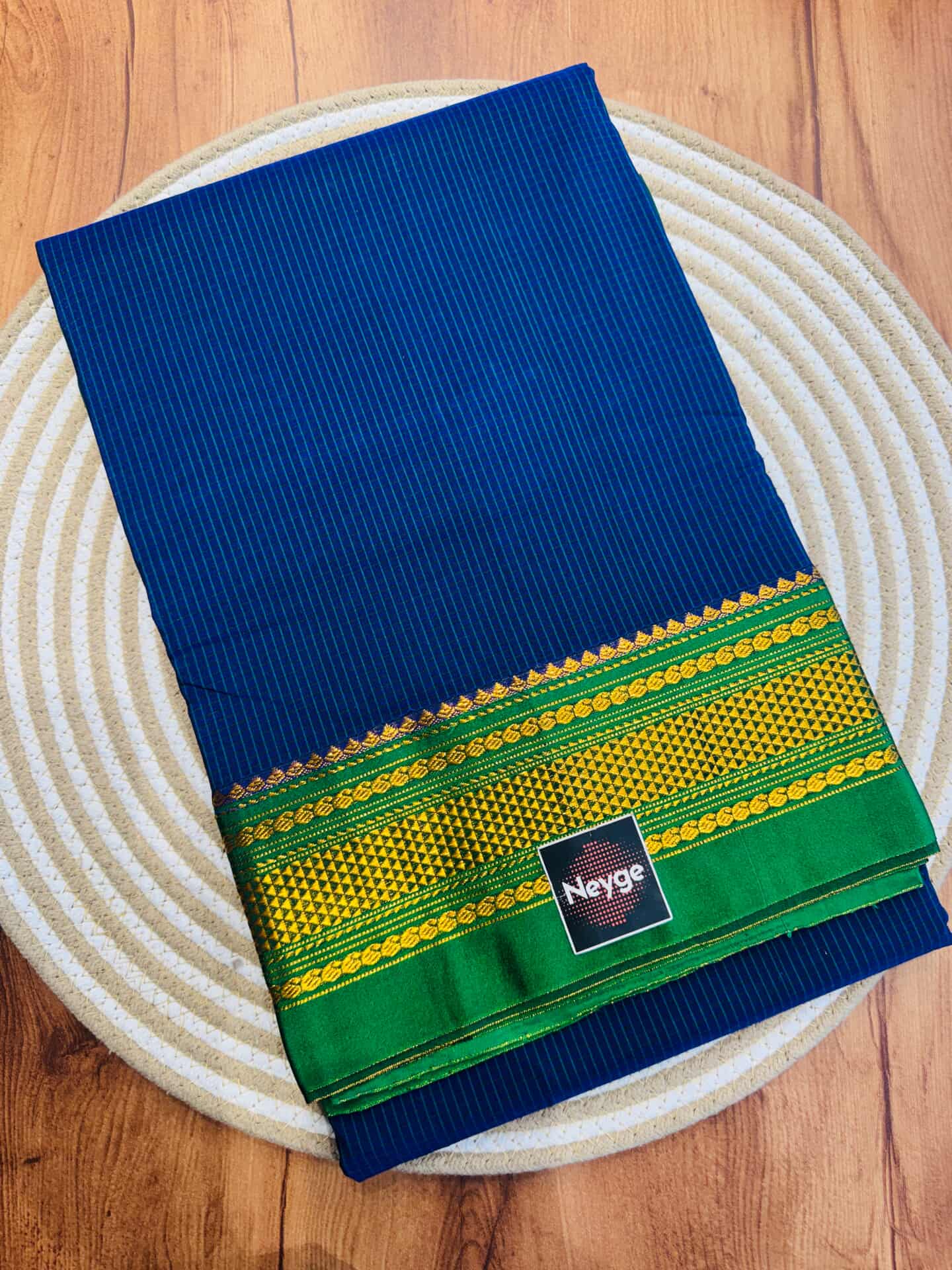 Neyge Classic Ilkal Cotton Silk Small Checks with Signature PureSilk Tope-Tope Pallu Chikki Paras Border & Contrast Blouse_RoyalBlue