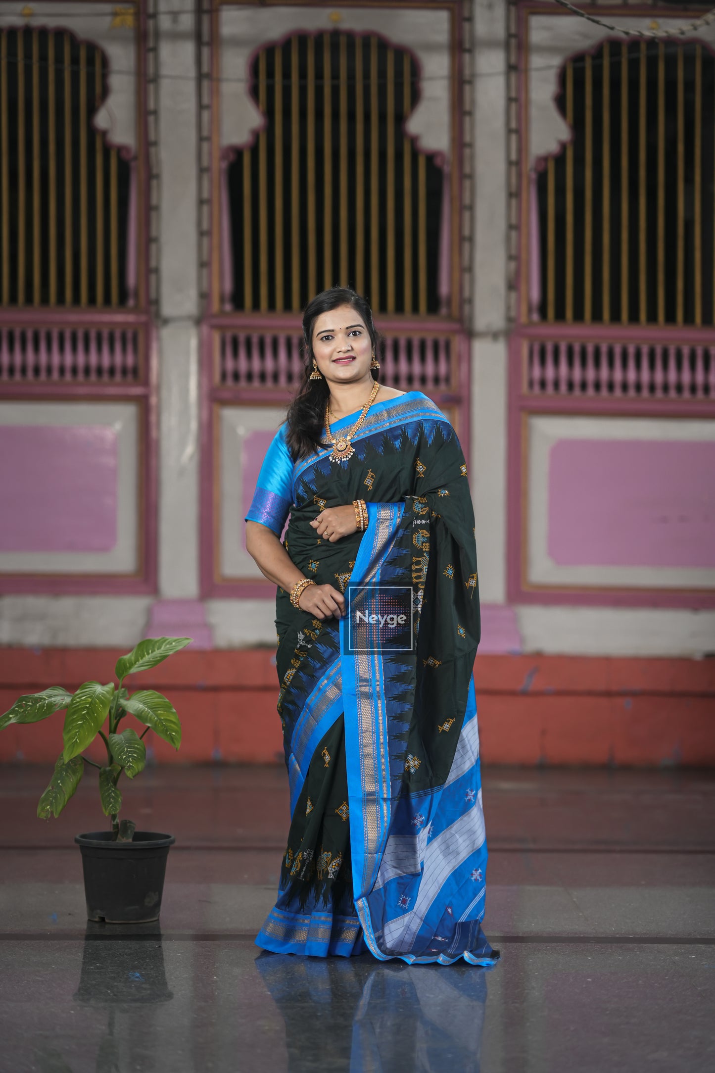 Neyge Ilkal Pure Cotton Silk Dharwad Kasuti Saree Temple Gadwal Chikkiparas Border Tope Pallu Saree - Black