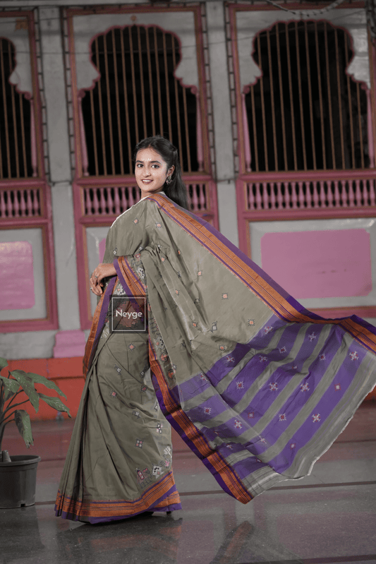 Ilkal Cotton Silk Blend Dharwad Kasuti Handwoven Traditional Border Stripe Pallu Saree - Grey