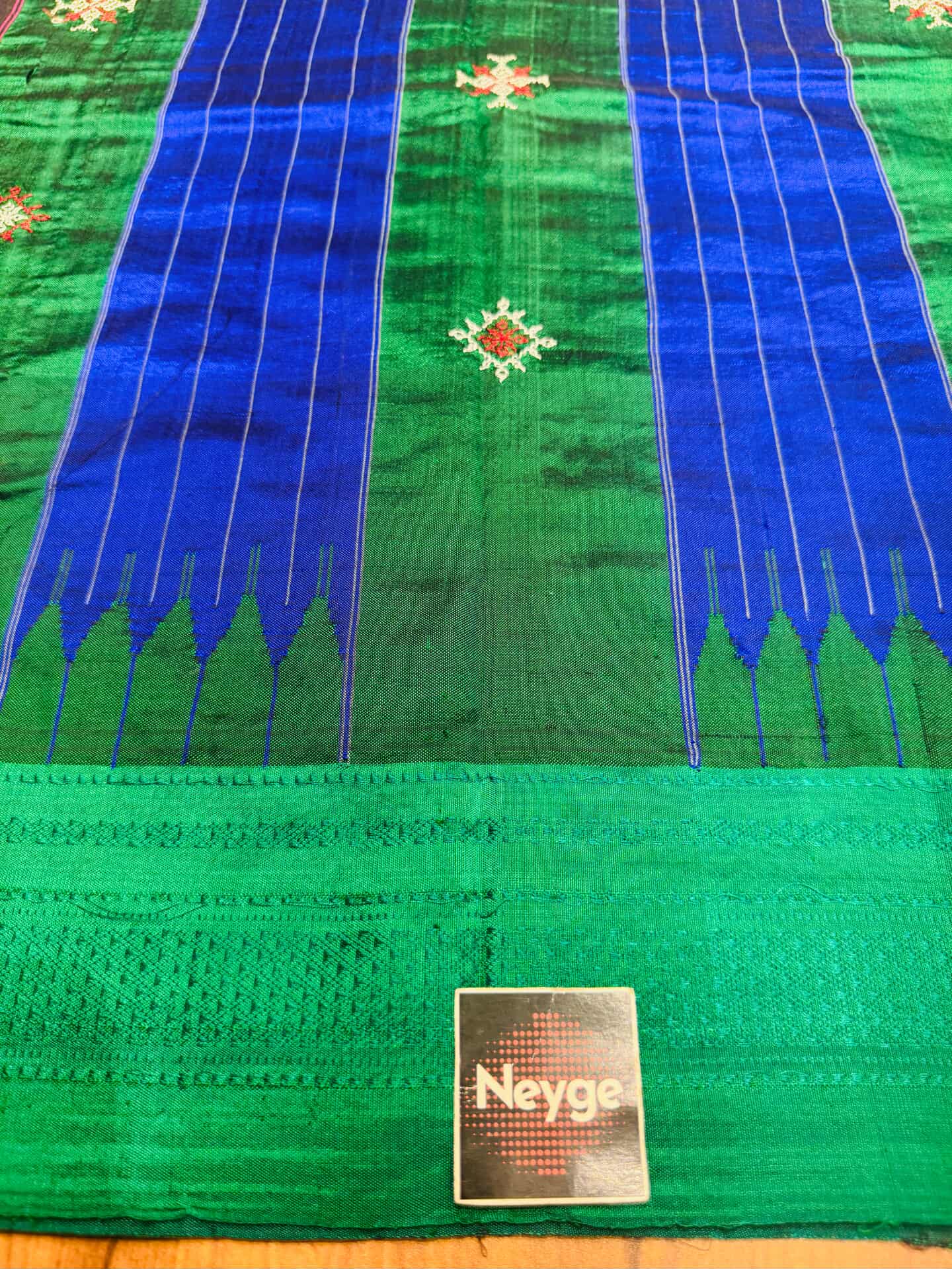 Neyge Ilkal Handloom Cotton Silk Dharwad Kasuti Saree Chikkiparas Border Pure Silk Tope Pallu - Black