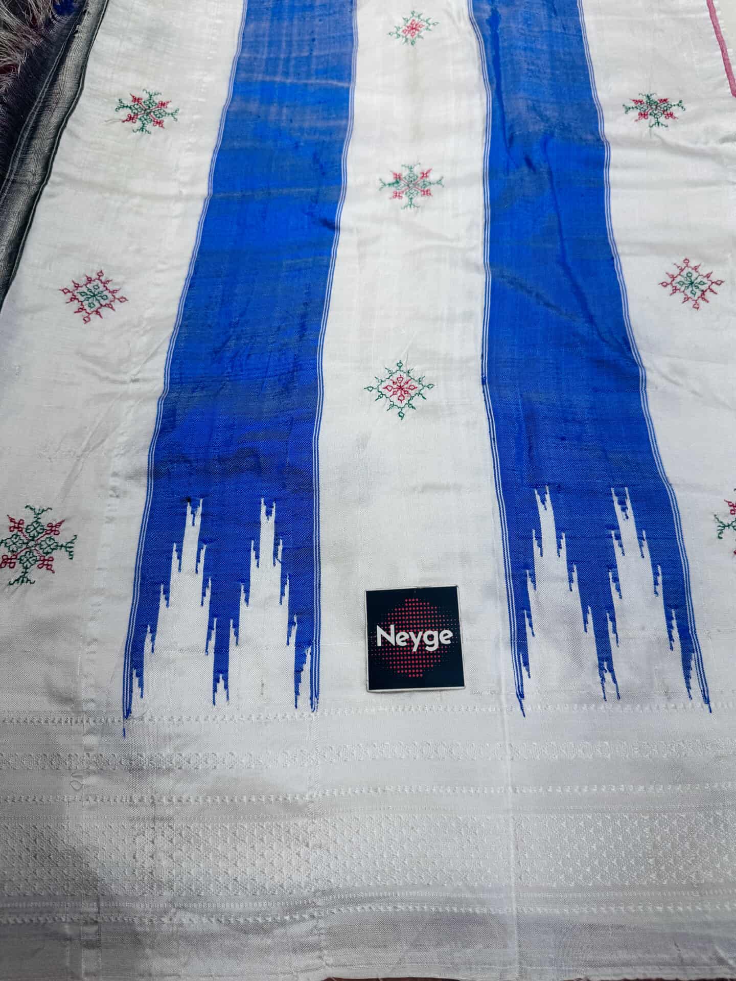 Neyge Ilkal Handloom Cotton Silk Dharwad Kasuti Saree Chikkiparas Border Pure Silk Tope Pallu - White