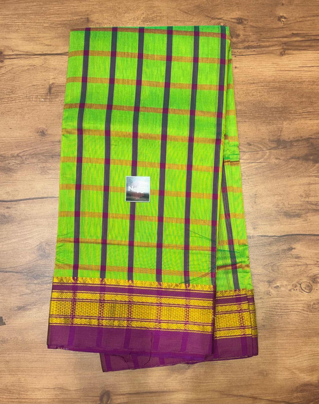 Neyge Classic Ilkal Cotton Silk Checks with Signature Tope-Tope Pallu Chikki Paras Border & Contrast Blouse_ParrotGreen