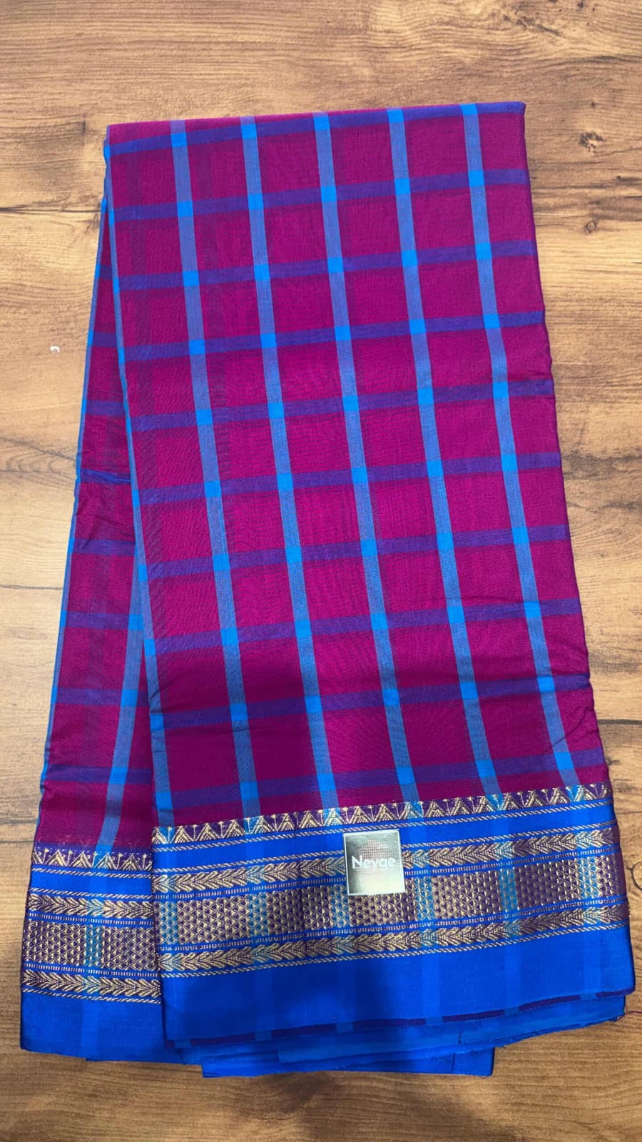 Neyge Classic Ilkal Cotton Silk Checks with Signature Tope-Tope Pallu Chikki Paras Border & Contrast Blouse_Dark Pink