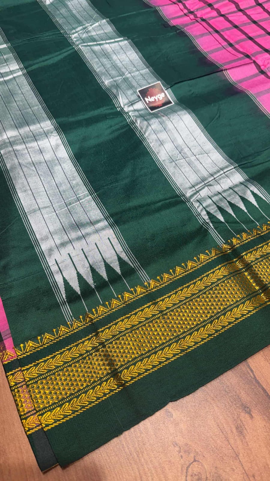 Neyge Classic Ilkal Cotton Silk Checks with Signature Tope-Tope Pallu Chikki Paras Border & Contrast Blouse_Pink